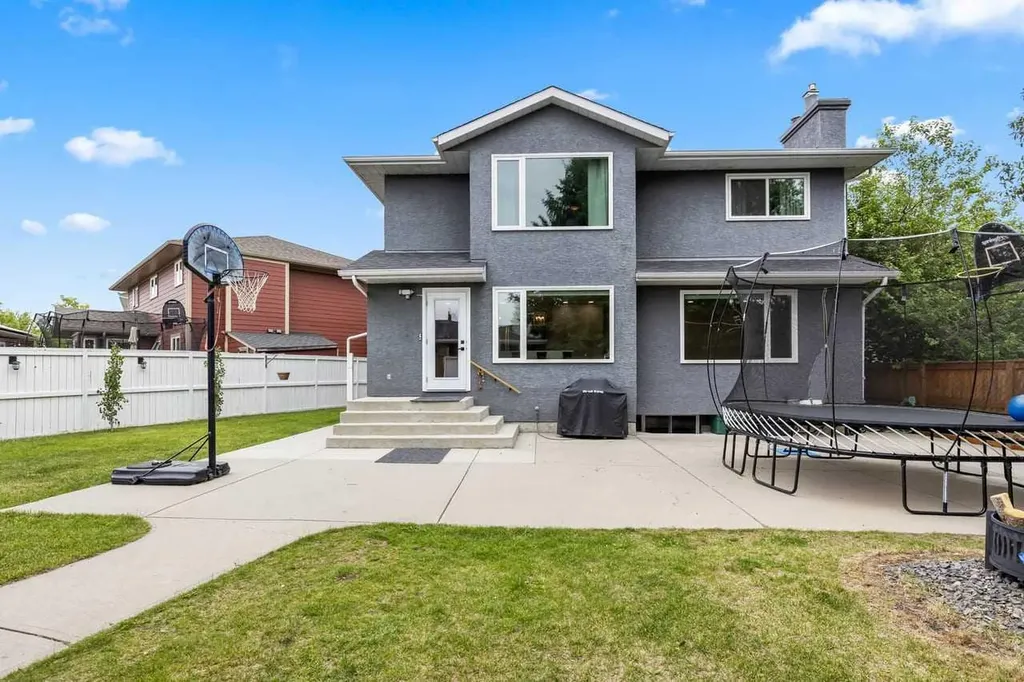 115 Sunvista Court SE Calgary AB T2X 3G6