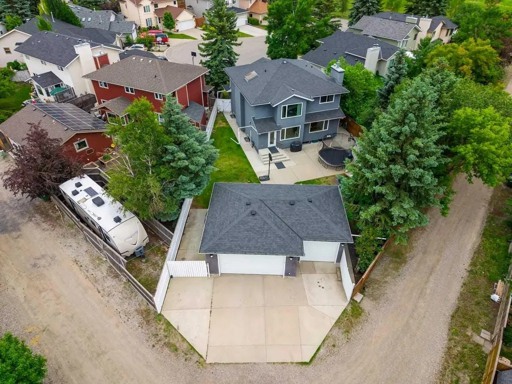 115 Sunvista Court SE Calgary AB T2X 3G6
