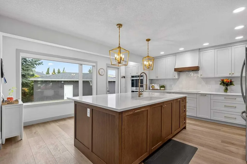 115 Sunvista Court SE Calgary AB T2X 3G6