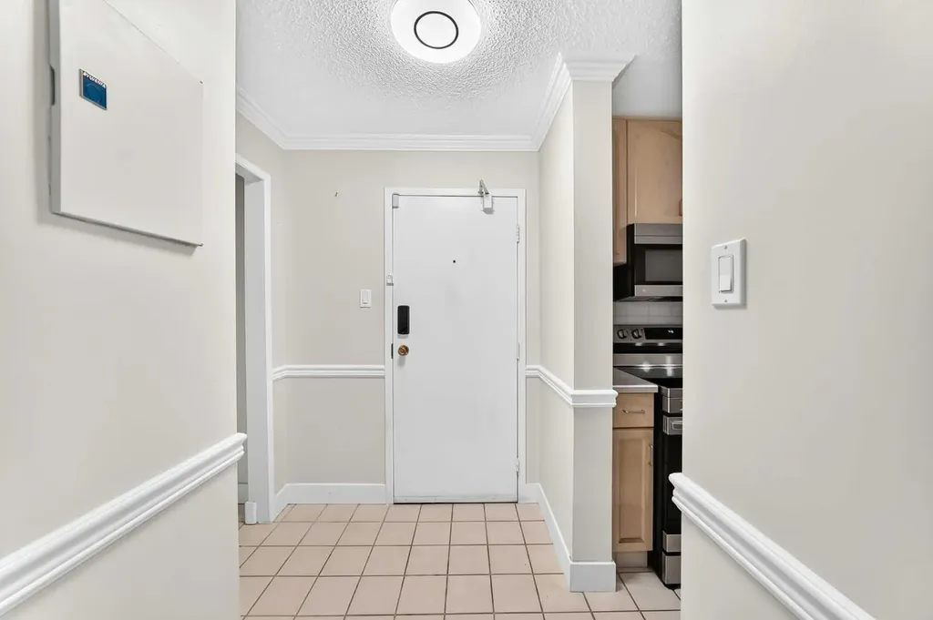 723 57 Avenue SW Calgary AB T2V 4Z3