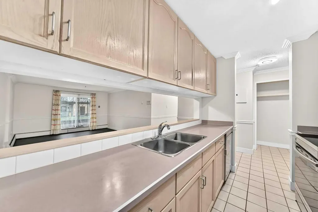 723 57 Avenue SW Calgary AB T2V 4Z3