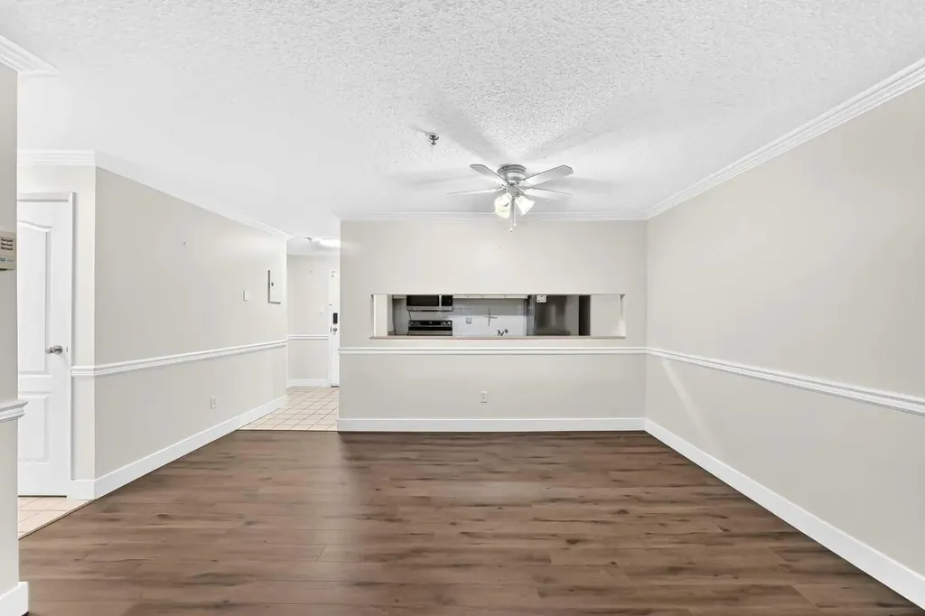723 57 Avenue SW Calgary AB T2V 4Z3