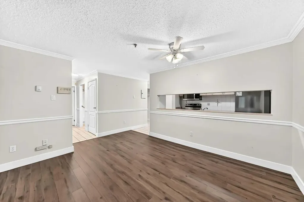723 57 Avenue SW Calgary AB T2V 4Z3