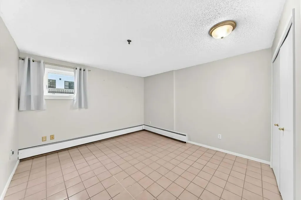 723 57 Avenue SW Calgary AB T2V 4Z3