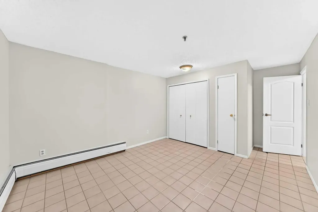 723 57 Avenue SW Calgary AB T2V 4Z3