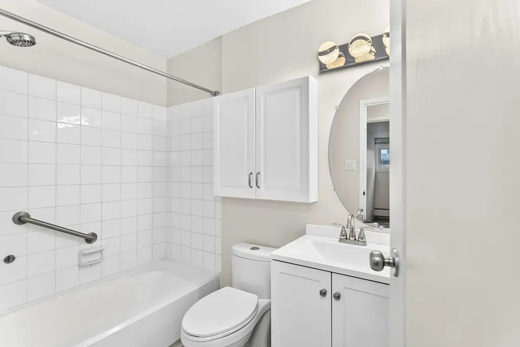 723 57 Avenue SW Calgary AB T2V 4Z3