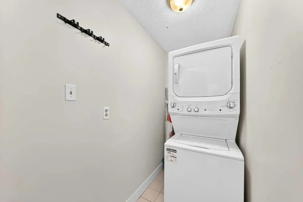 723 57 Avenue SW Calgary AB T2V 4Z3