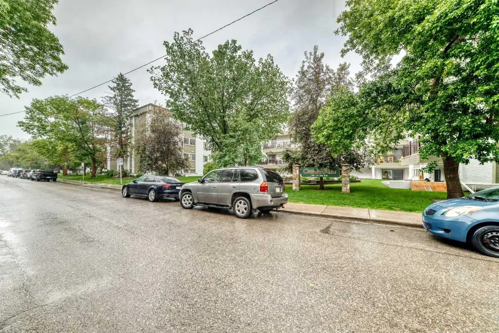 723 57 Avenue SW Calgary AB T2V 4Z3