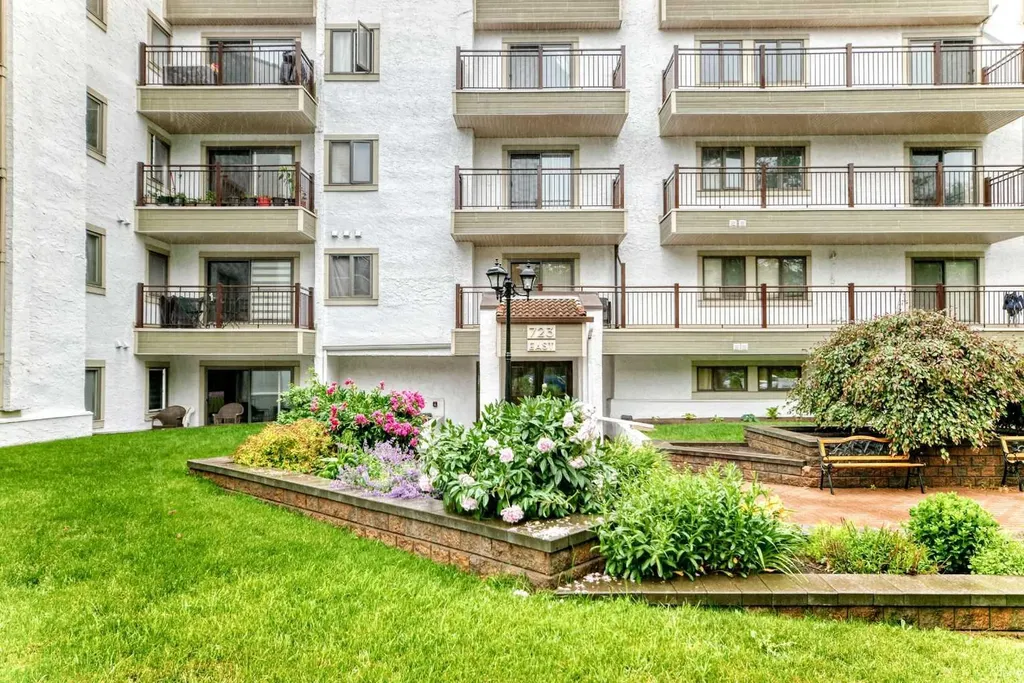 723 57 Avenue SW Calgary AB T2V 4Z3
