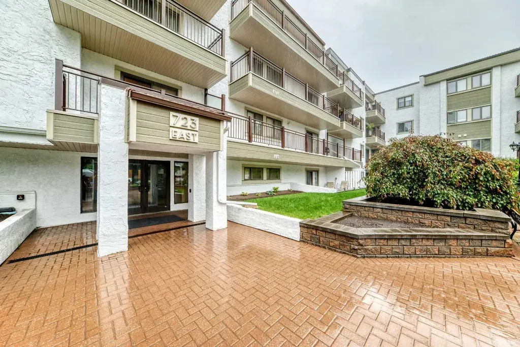 723 57 Avenue SW Calgary AB T2V 4Z3