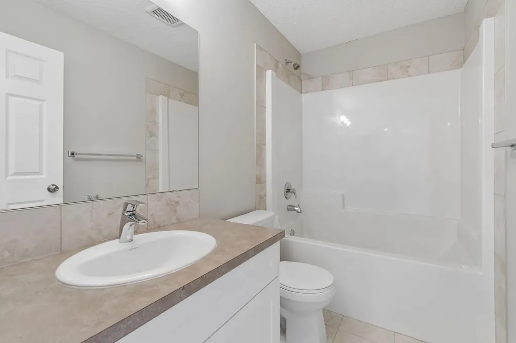 268 Sunset Road Cochrane AB T4C 0H4