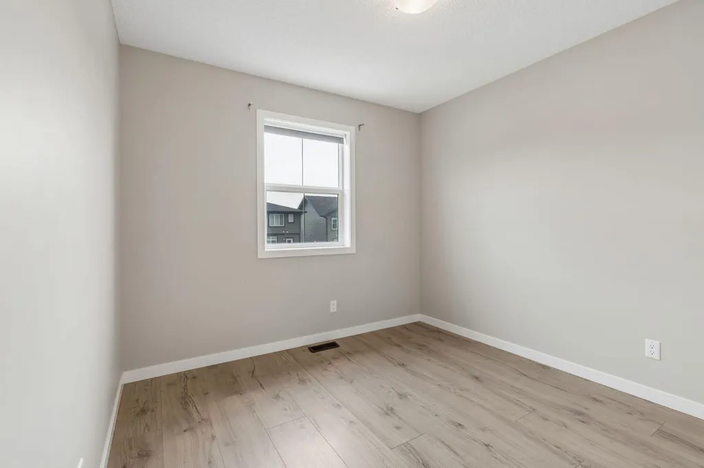 268 Sunset Road Cochrane AB T4C 0H4