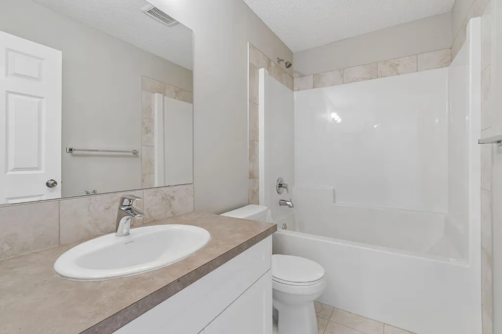 268 Sunset Road Cochrane AB T4C 0H4
