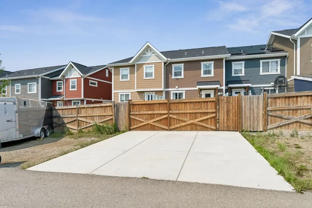 268 Sunset Road Cochrane AB T4C 0H4