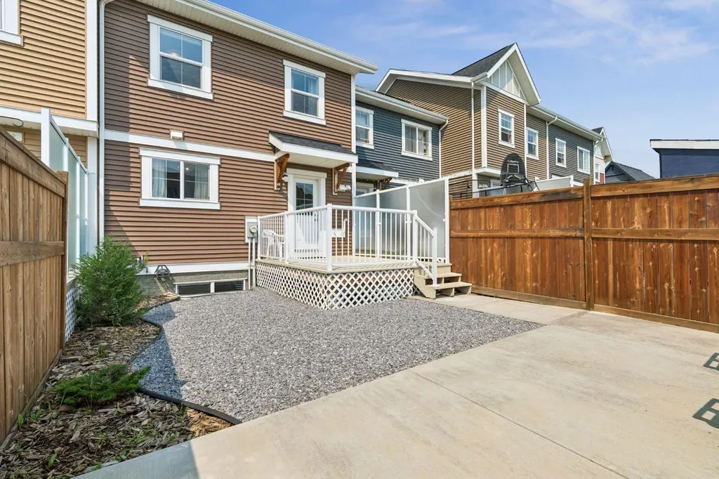 268 Sunset Road Cochrane AB T4C 0H4