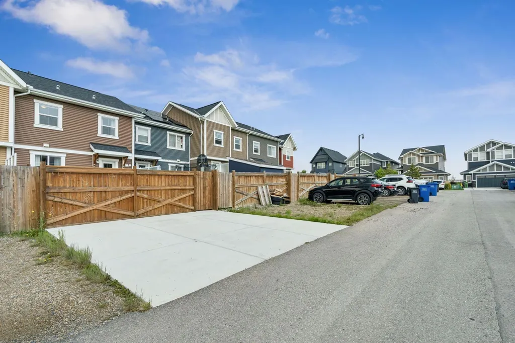 268 Sunset Road Cochrane AB T4C 0H4
