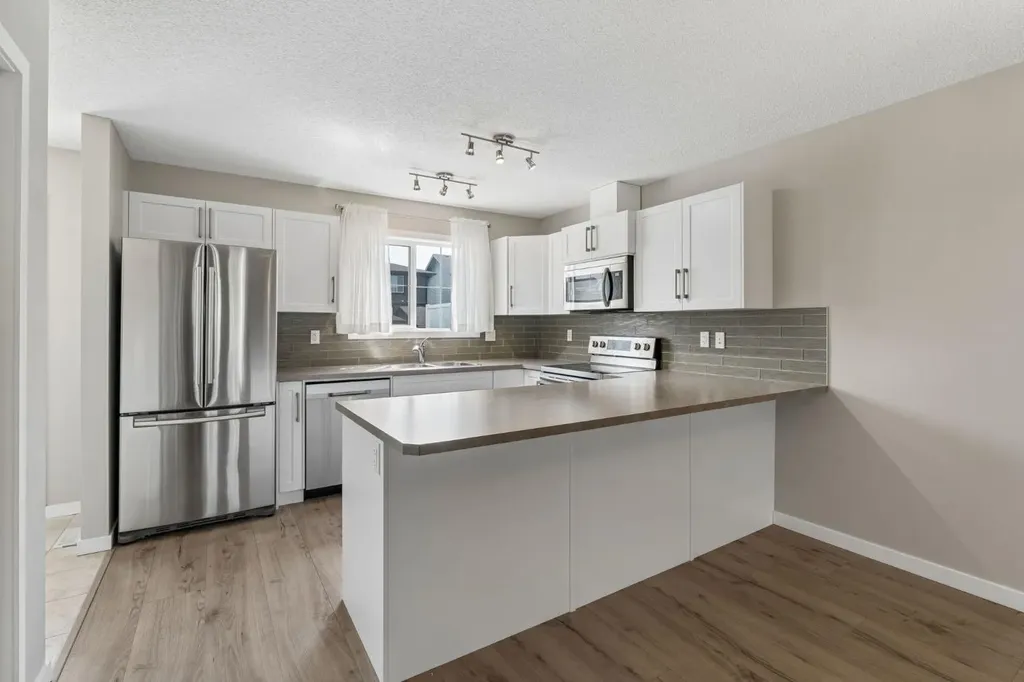 268 Sunset Road Cochrane AB T4C 0H4