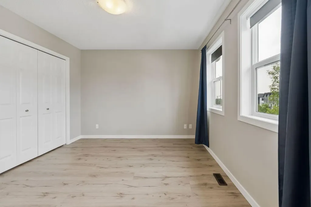 268 Sunset Road Cochrane AB T4C 0H4