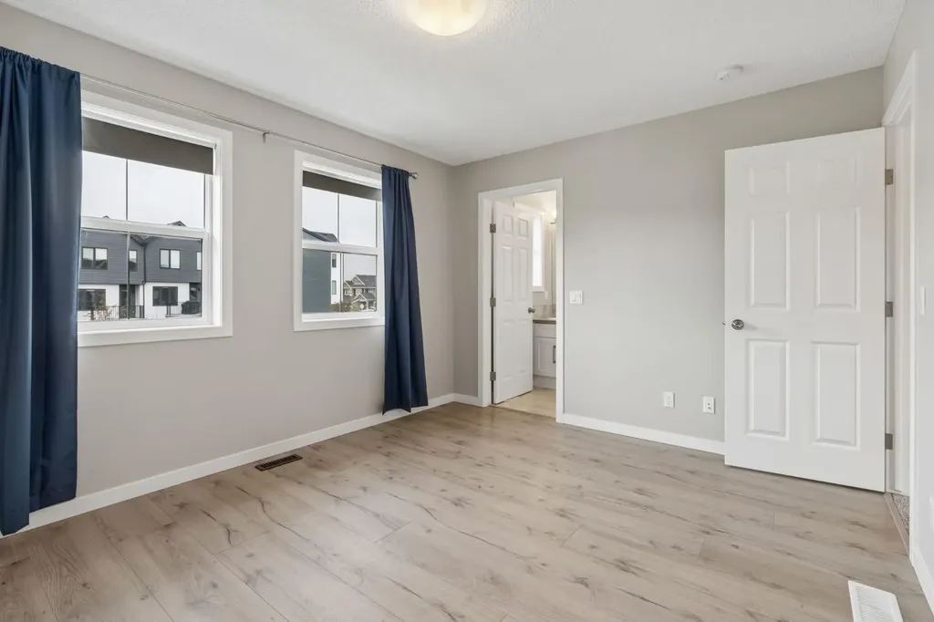 268 Sunset Road Cochrane AB T4C 0H4