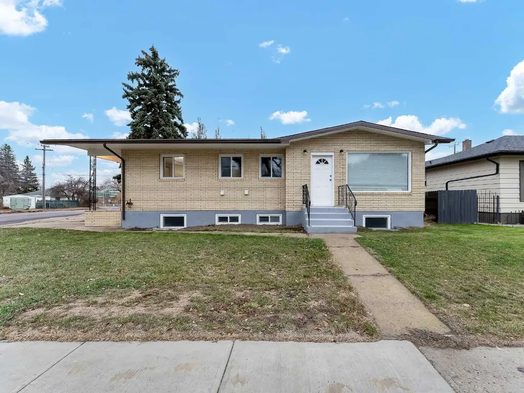 189 2 Street NE Medicine Hat AB T1A5K8