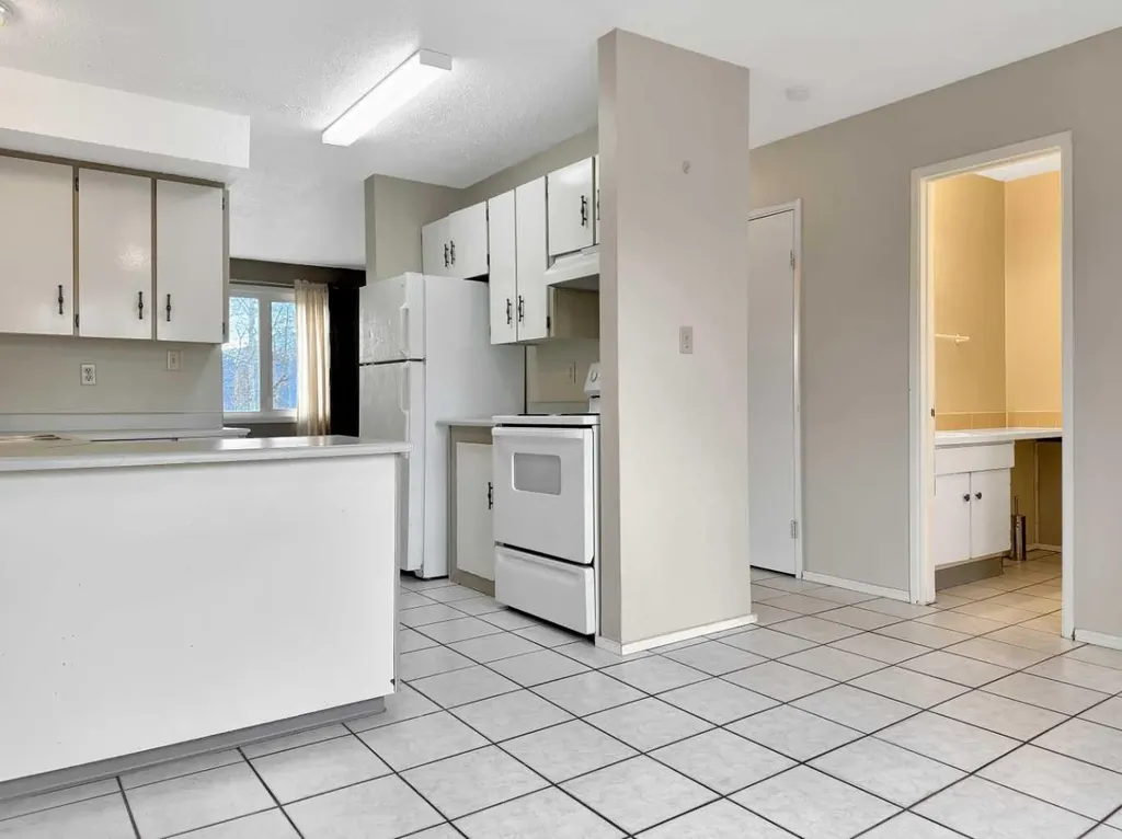 57 97 Avenue Grande Cache AB t0e0y0