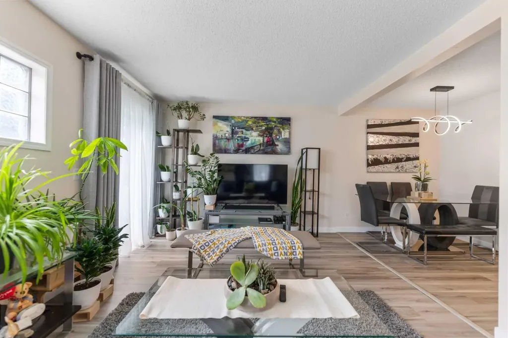 4 Millview Green SW Calgary AB T2Y 3W1