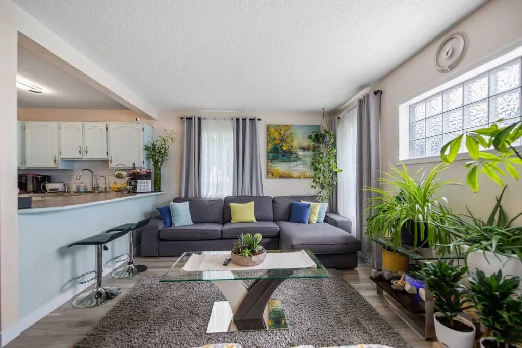4 Millview Green SW Calgary AB T2Y 3W1