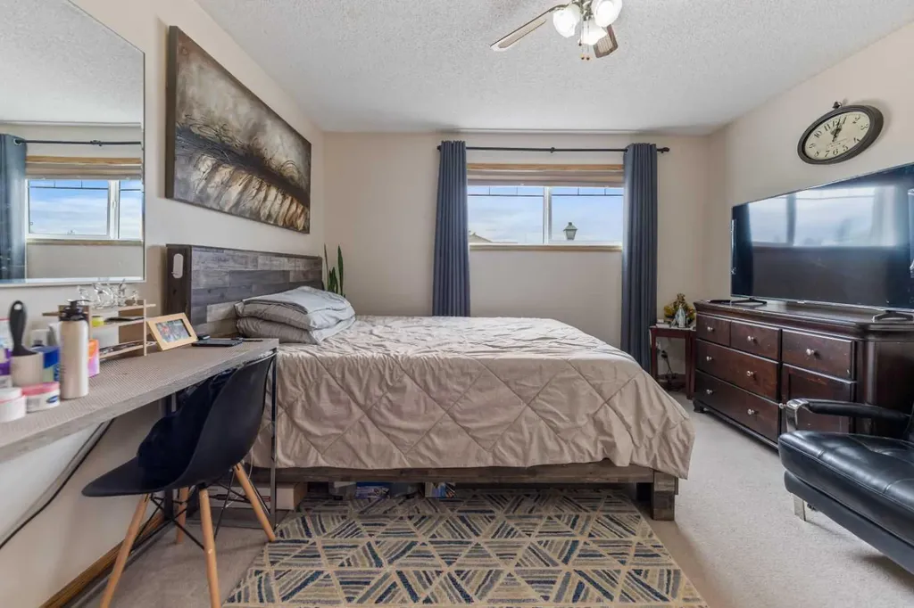 4 Millview Green SW Calgary AB T2Y 3W1
