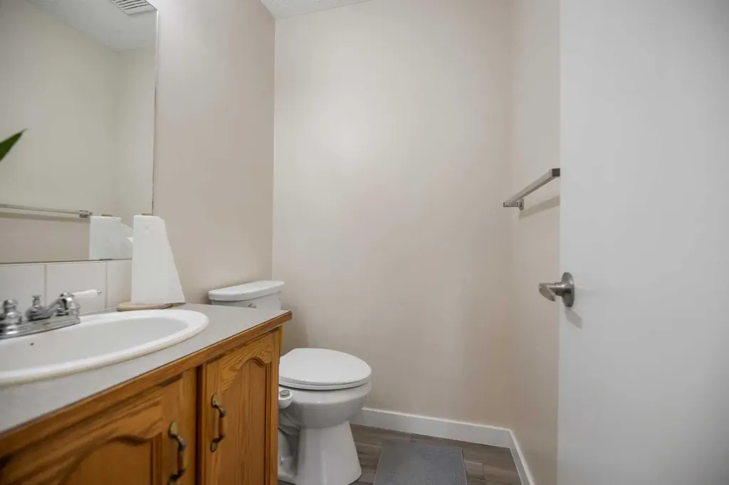 4 Millview Green SW Calgary AB T2Y 3W1