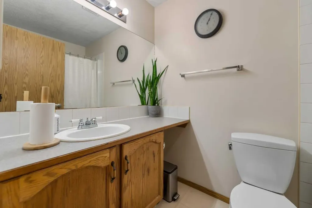 4 Millview Green SW Calgary AB T2Y 3W1