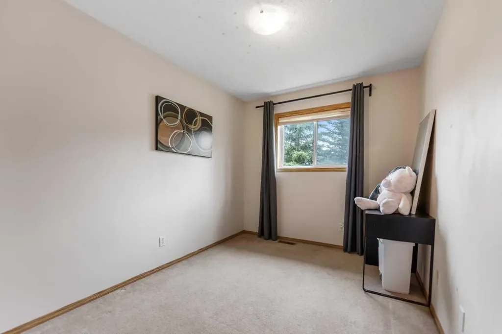 4 Millview Green SW Calgary AB T2Y 3W1
