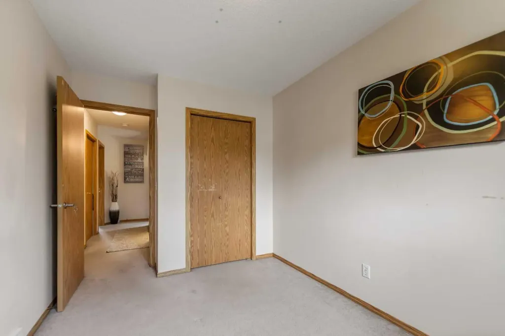 4 Millview Green SW Calgary AB T2Y 3W1