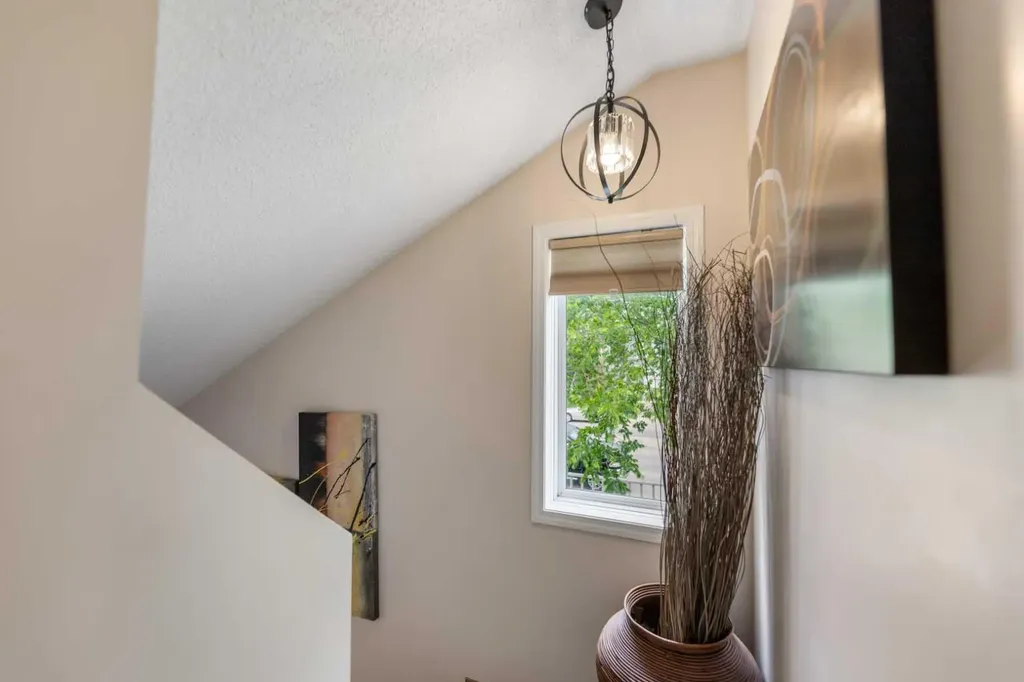 4 Millview Green SW Calgary AB T2Y 3W1