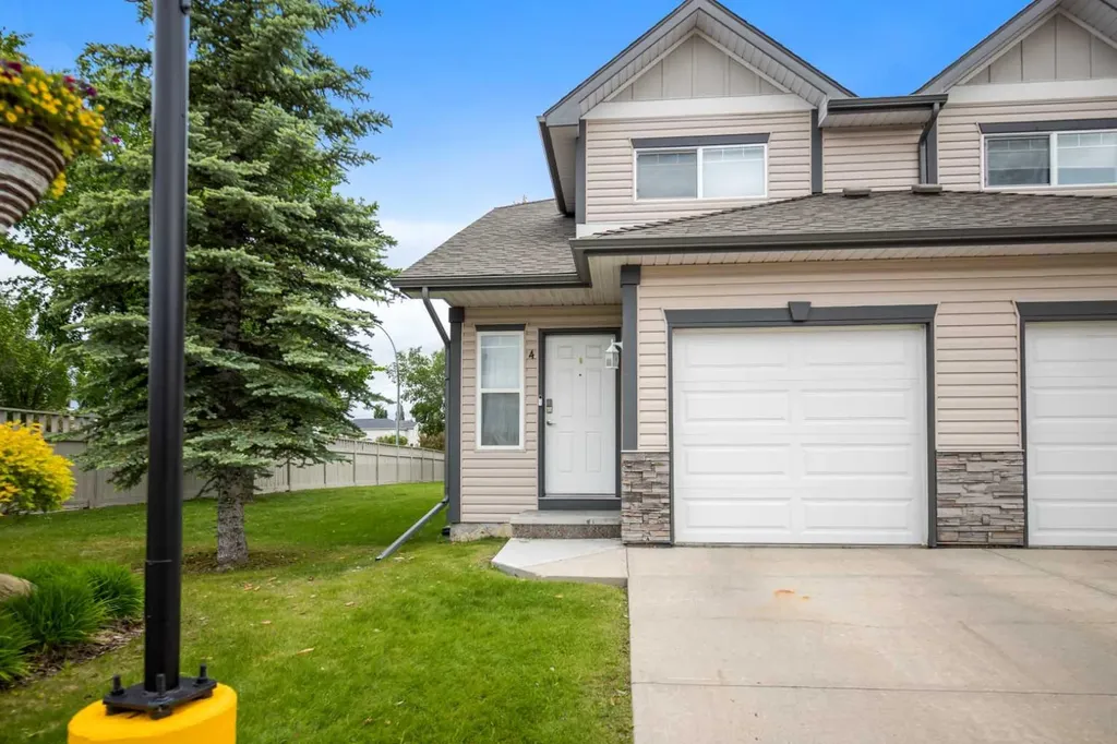 4 Millview Green SW Calgary AB T2Y 3W1