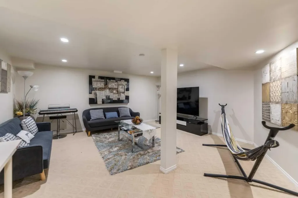 4 Millview Green SW Calgary AB T2Y 3W1
