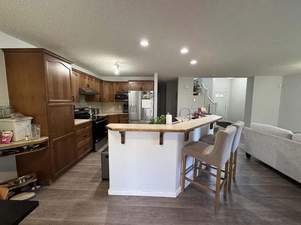 234 Royal Birch Bay NW Calgary AB T3G5X6