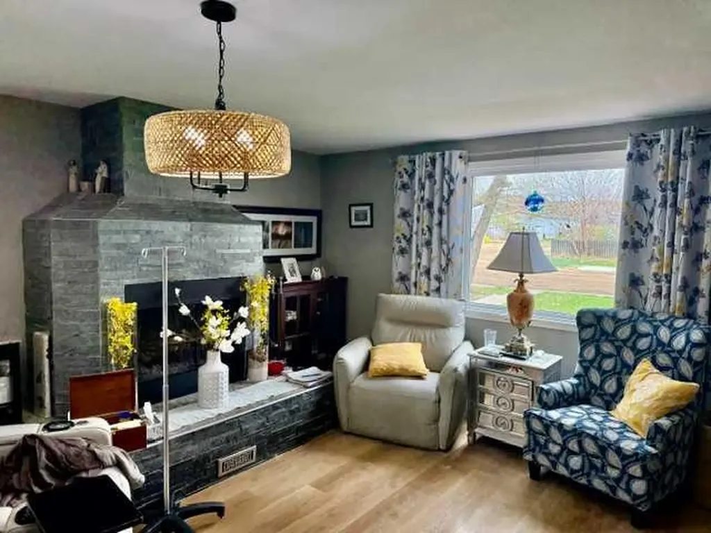 148 4 Street Drumheller AB T0J 0Y0