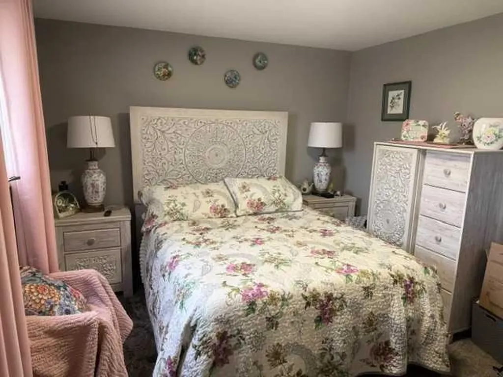148 4 Street Drumheller AB T0J 0Y0