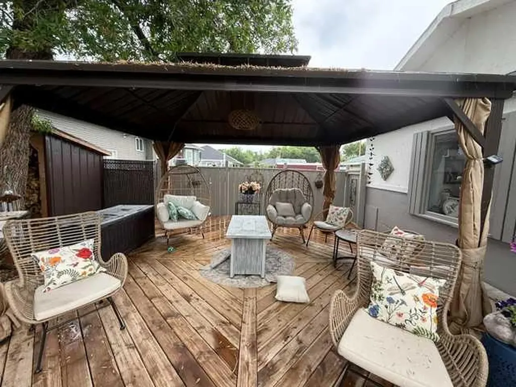 148 4 Street Drumheller AB T0J 0Y0