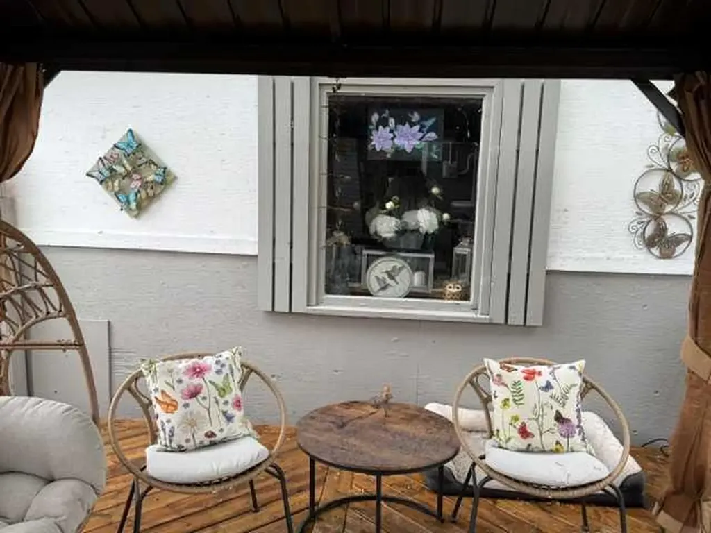148 4 Street Drumheller AB T0J 0Y0
