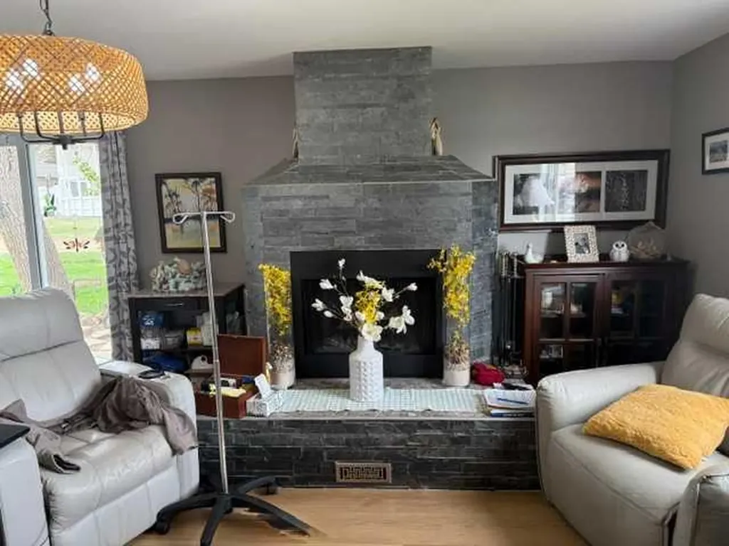 148 4 Street Drumheller AB T0J 0Y0