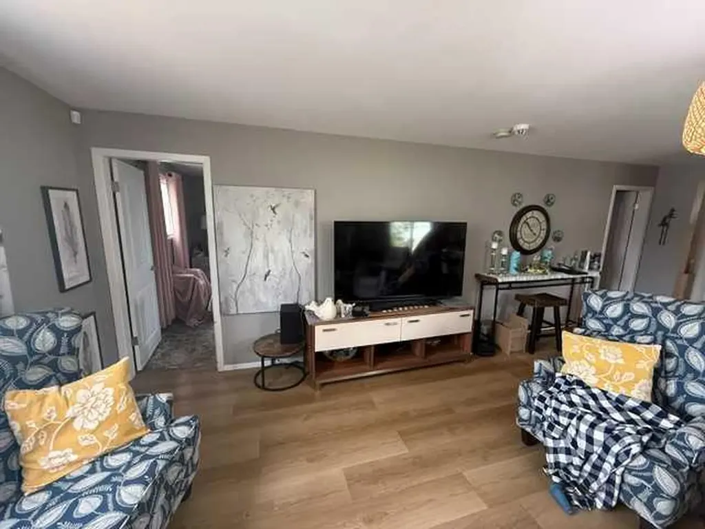 148 4 Street Drumheller AB T0J 0Y0