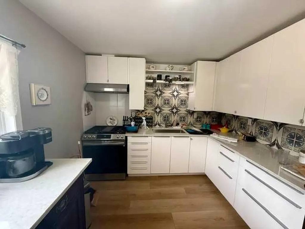 148 4 Street Drumheller AB T0J 0Y0