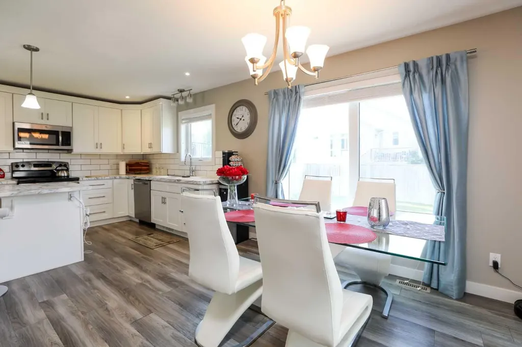408 11b Street Nobleford AB T0L1S0