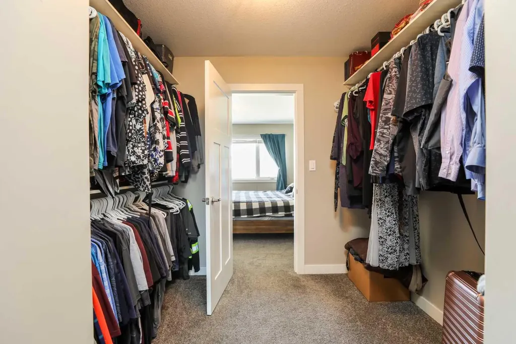 408 11b Street Nobleford AB T0L1S0