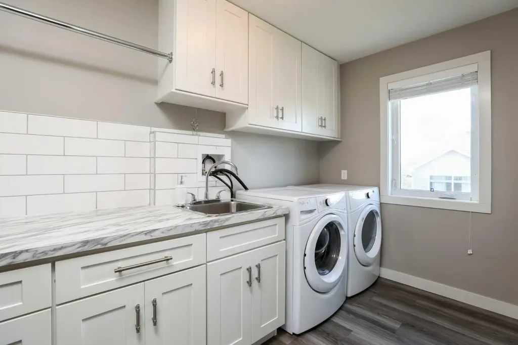 408 11b Street Nobleford AB T0L1S0
