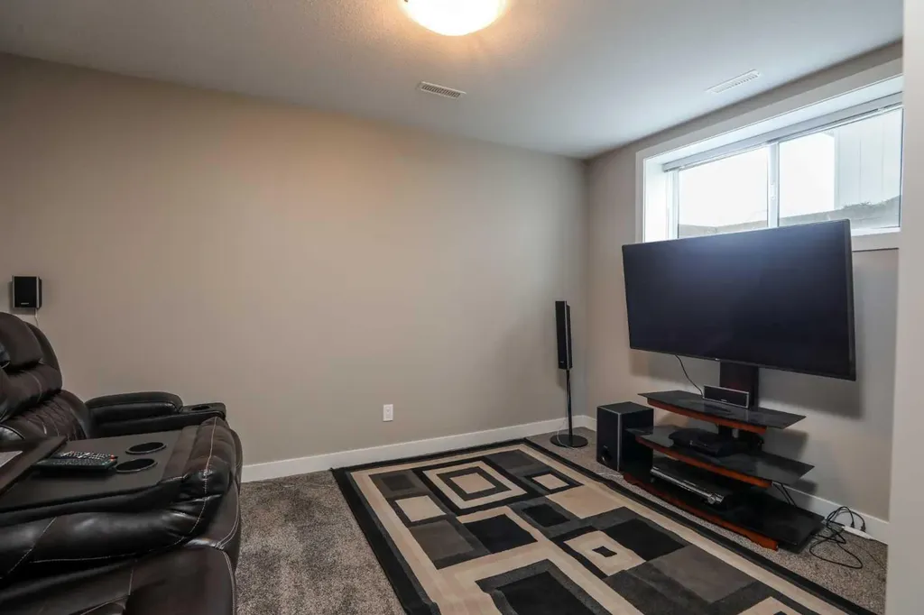 408 11b Street Nobleford AB T0L1S0
