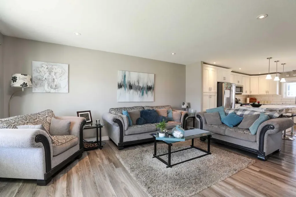 408 11b Street Nobleford AB T0L1S0