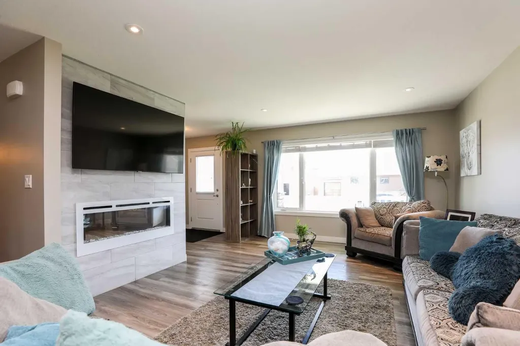 408 11b Street Nobleford AB T0L1S0