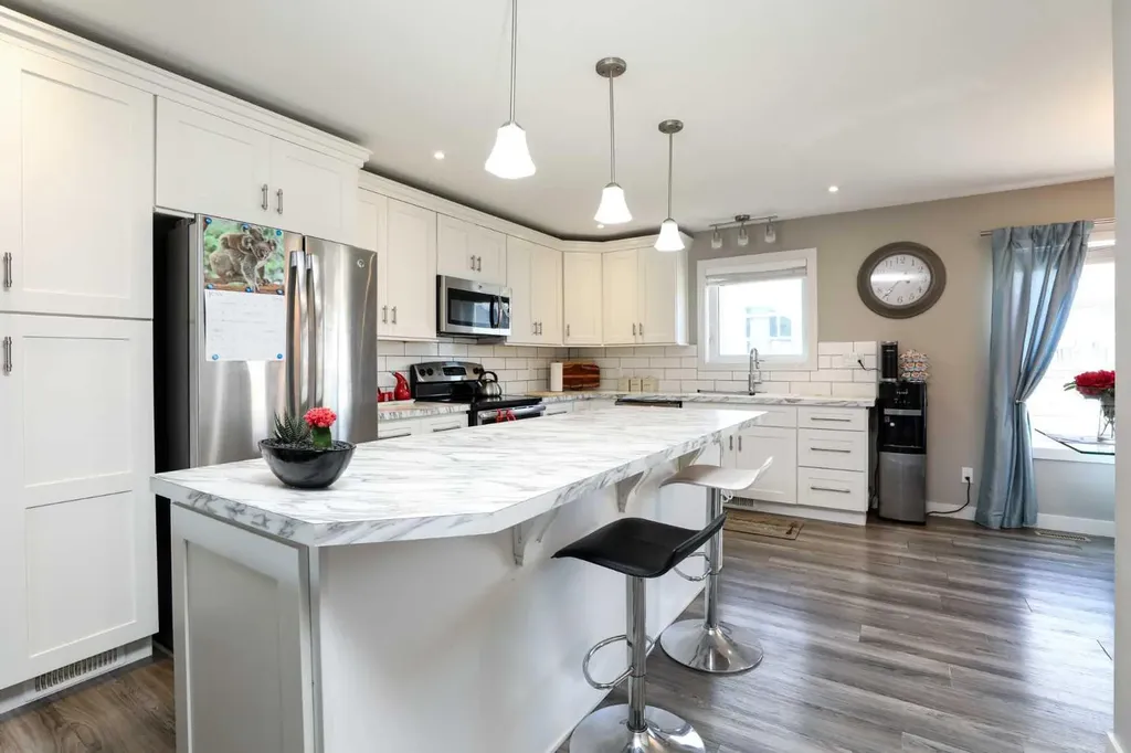 408 11b Street Nobleford AB T0L1S0